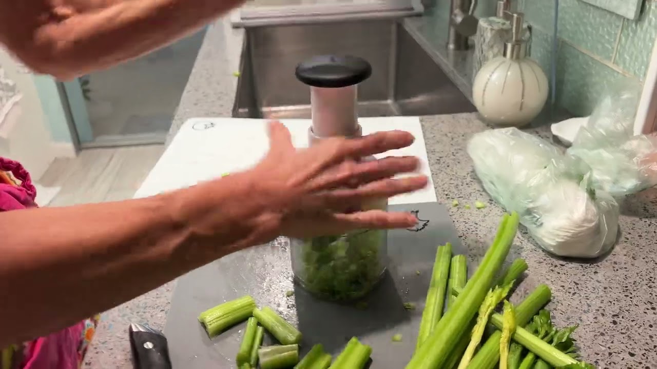 How to use the OXO Chopper