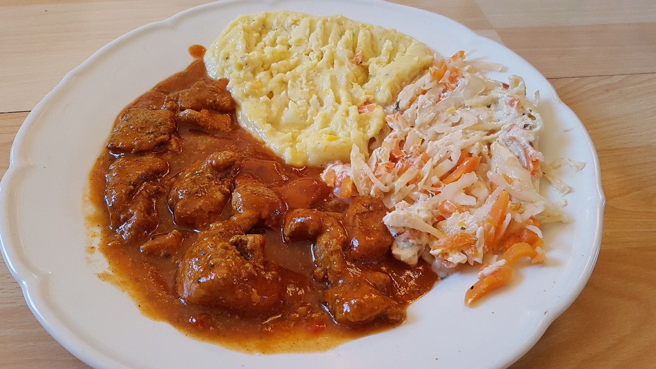 Fjordland Pulled Pork In BBQ Sauce With Potato & Corn Mash And Coleslaw