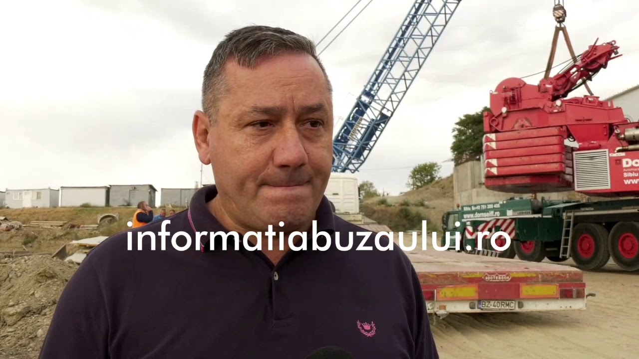 Macarale uriase ridica tablierul podului de la Vadu Pasii