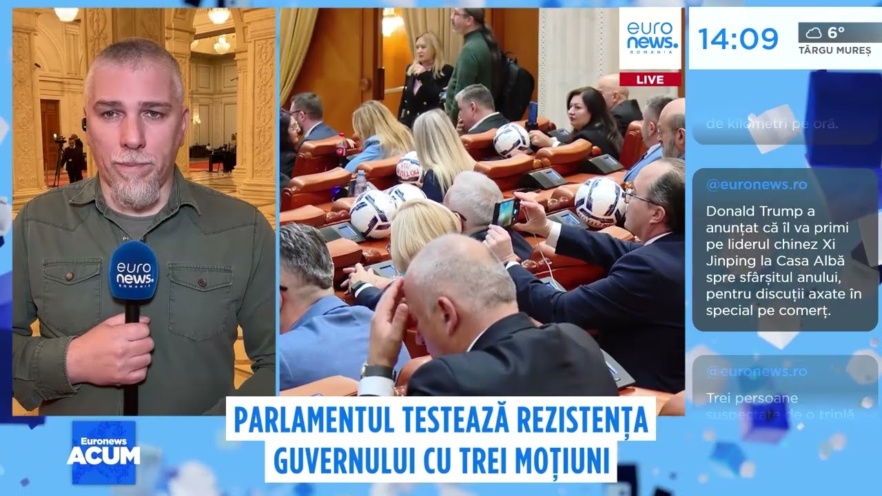 Protest în Parlament. Bolojan, așteptat cu banane legate cu fundițe și un catalog. A primit nota 3