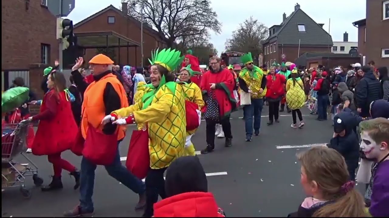 Holzheim So schön war 2023 der Rosenmontagszug in Holzheim