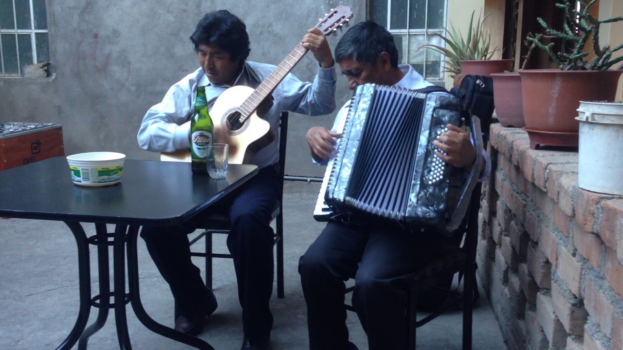Felix Navarro y David Noche Triste Huayno