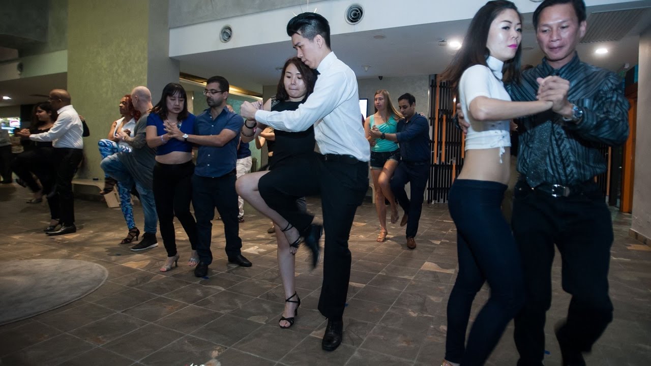 Kizomba Infinity Flashmob @ Qliq Hotel Lobby