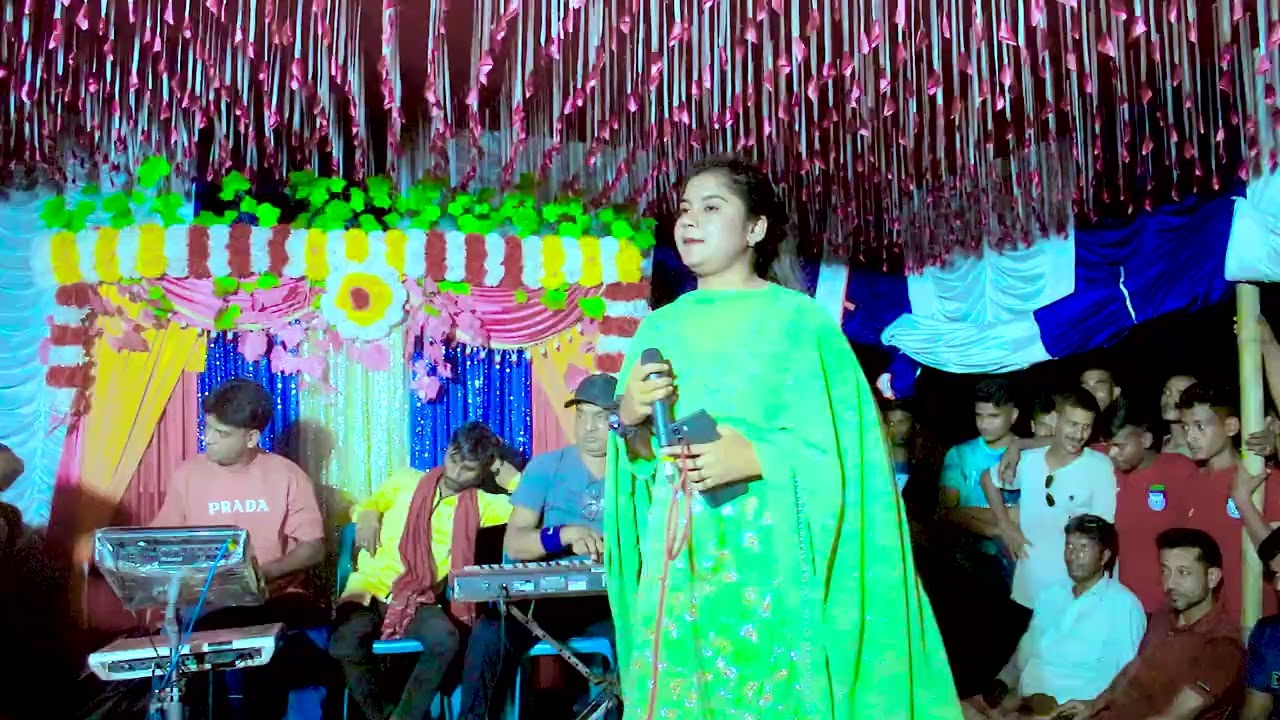 মঞ্চে কান্নাকরে ভাসিয়ে দিলো বন্যা কেনকি এমন গান ছিলো। বন ফুলের মালা আমি যতন করে রাখিলাম