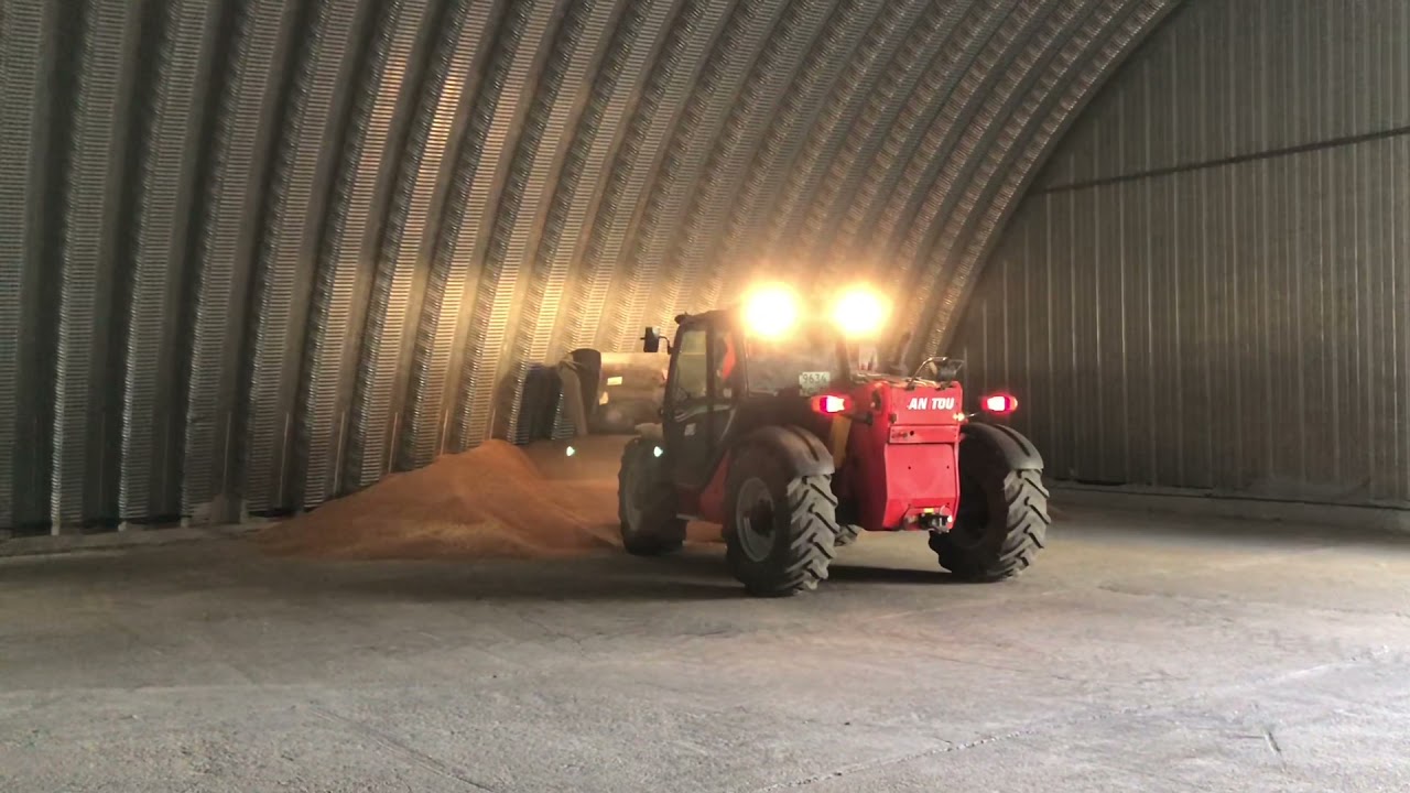 Погрузка зерновых. Manitou MLT-X 735 120 LSU