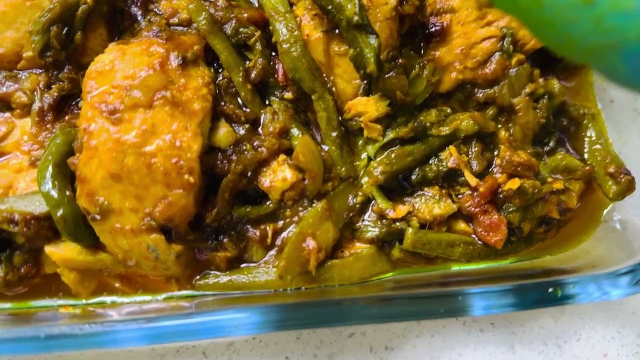 salmon and asparagus curry is a fragrant and flavorful one-pot dish👌