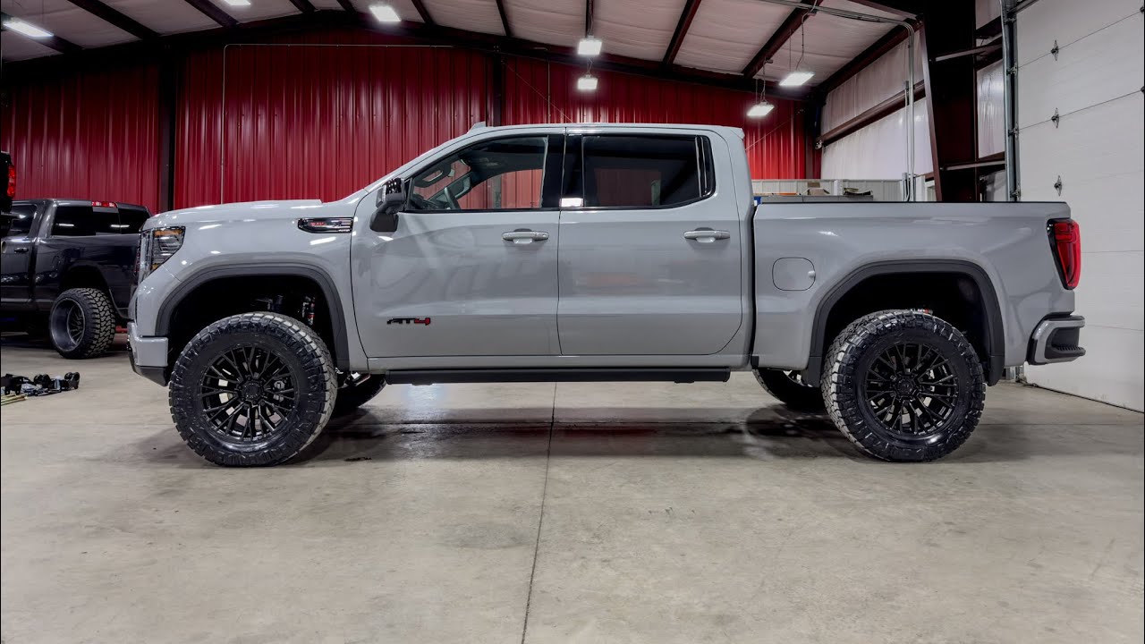 2024 GMC AT4 2.5