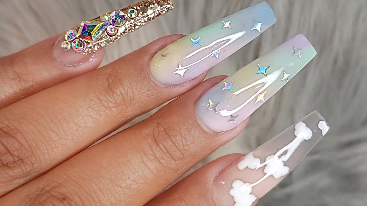 Design in pastel colors🍨With Drawn Clouds|Glitter Accent Nail