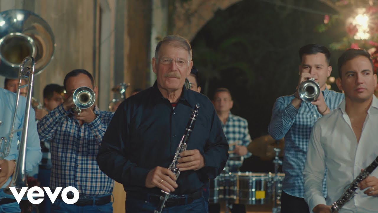 La Arrolladora Banda El Limón De René Camacho - Te Va A Ir Bien