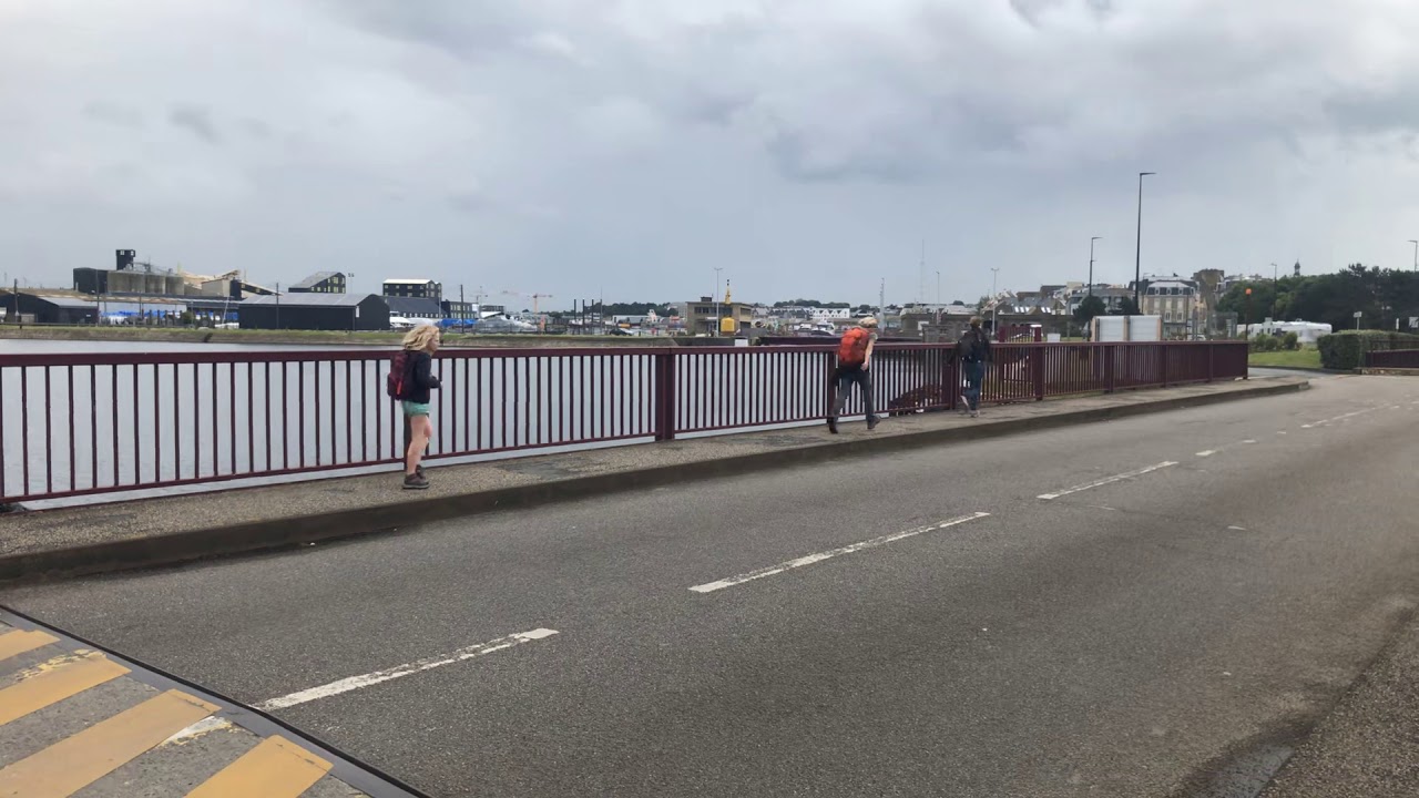 14 juin 2020 le pont de Saint-Malo s ouvre pour laisser passer les bateaux