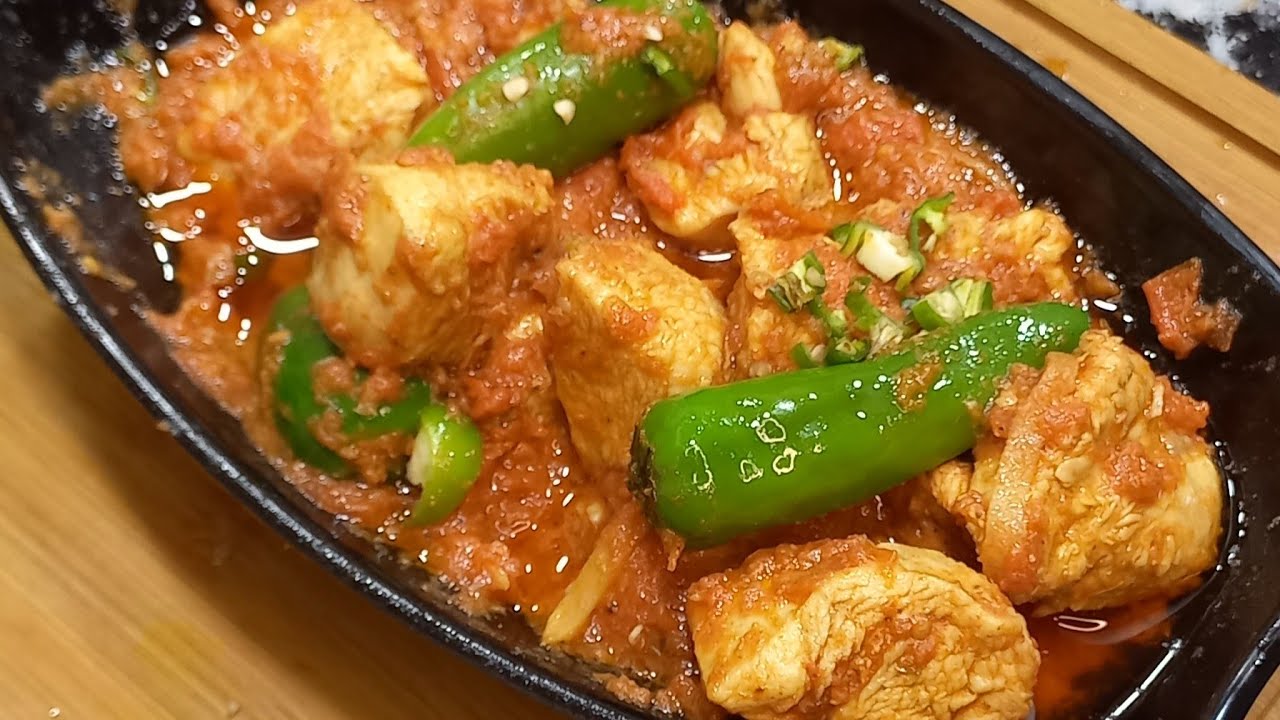 Chatkhara Ginger Chicken Recipe By Food With Haniya Khan.