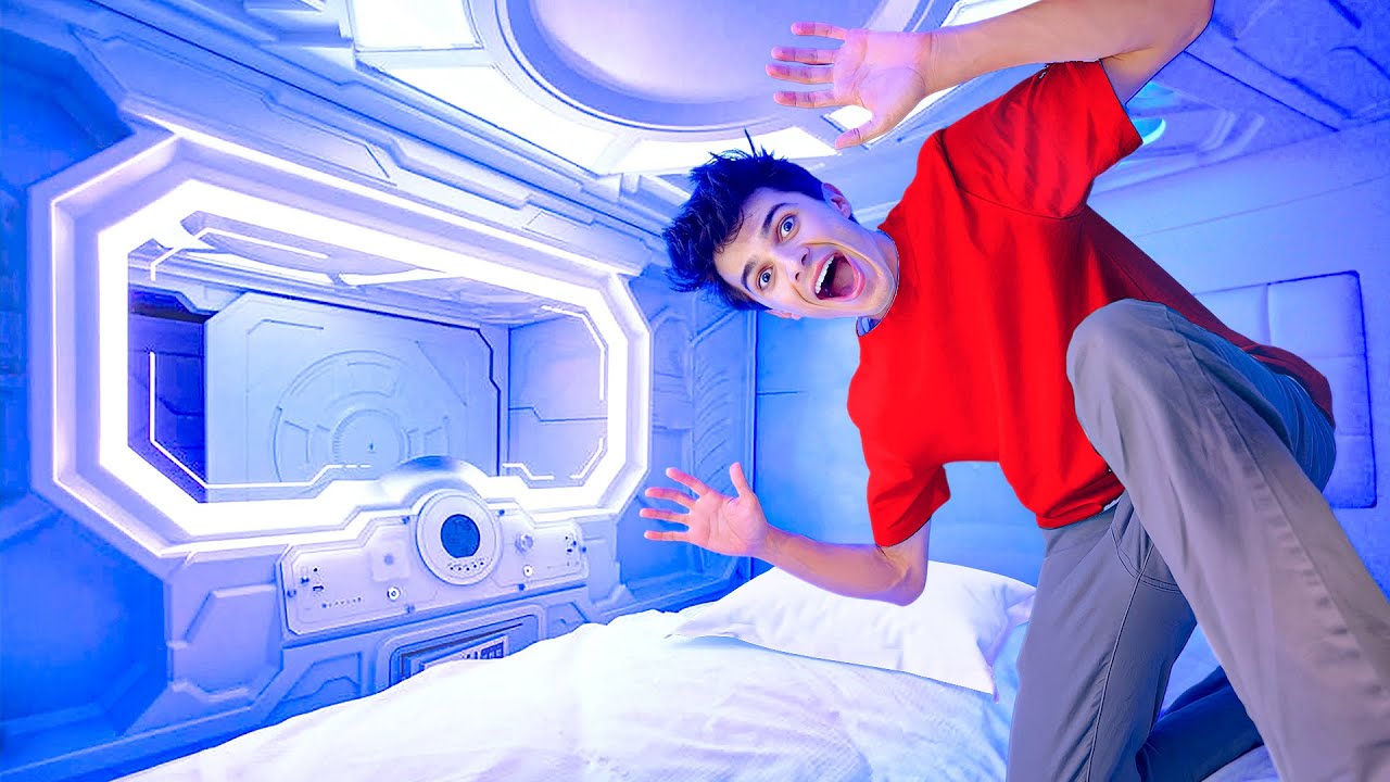 WORLD'S CHEAPEST CAPSULE HOTEL!! ($7 A Night)