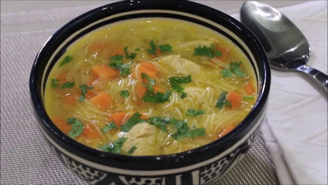 شوربة الشعرية بالدجاج الشهية بطريقة مبسطة الشيف نادية  |  Recette de Soupe de poulet aux vermicelles