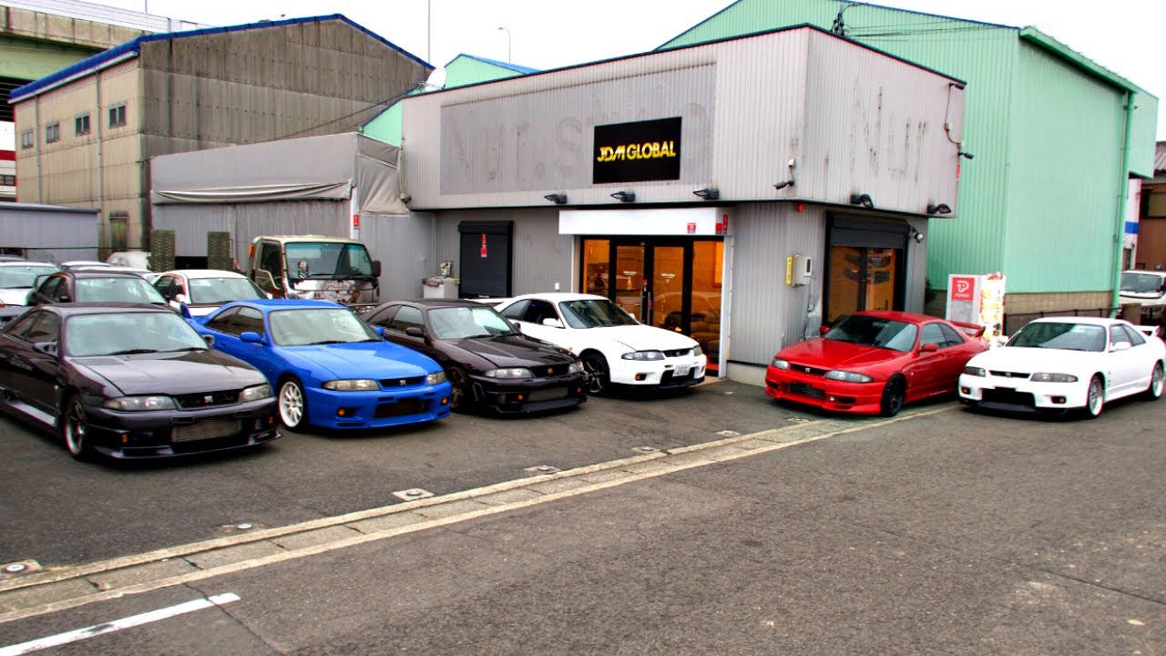 Nissan Skyline GTR R33s in all colors for sale in Japan!