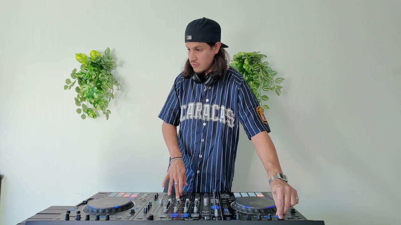 sunset legacy radio 003 . Present : José