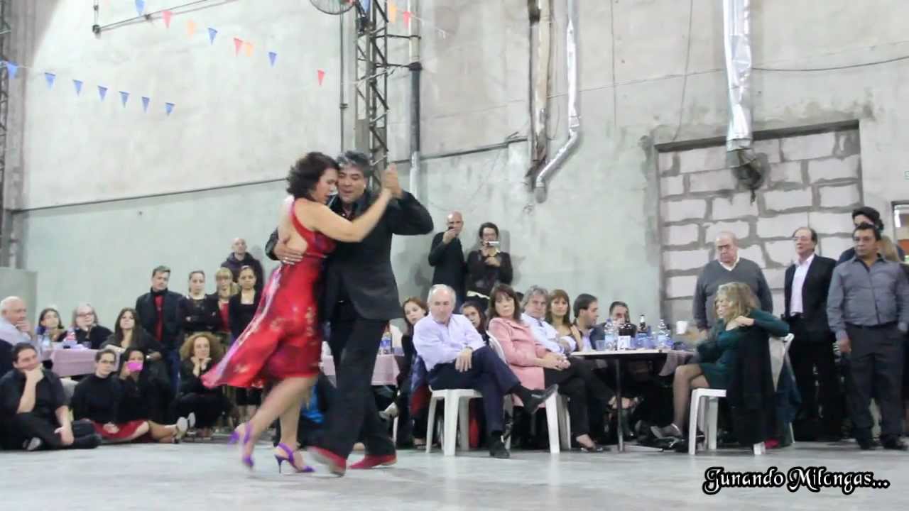 JULIO BALMACEDA Y CORINA DE LA ROSA en la Milonga del Moran (Tango) 