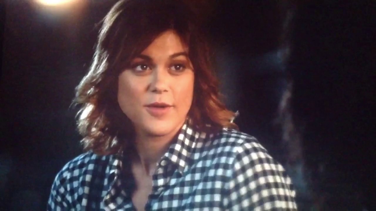 Emily and Paige (Paily) Kiss 7x14 PLL