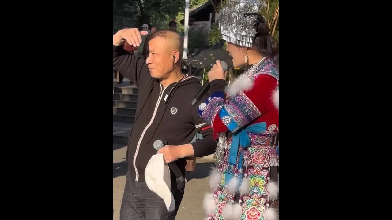 口水流到嘴巴边#山歌 #山歌热门推送 #鱼峰山公园山歌对唱 #民族特色民族文化 #少数民族风情