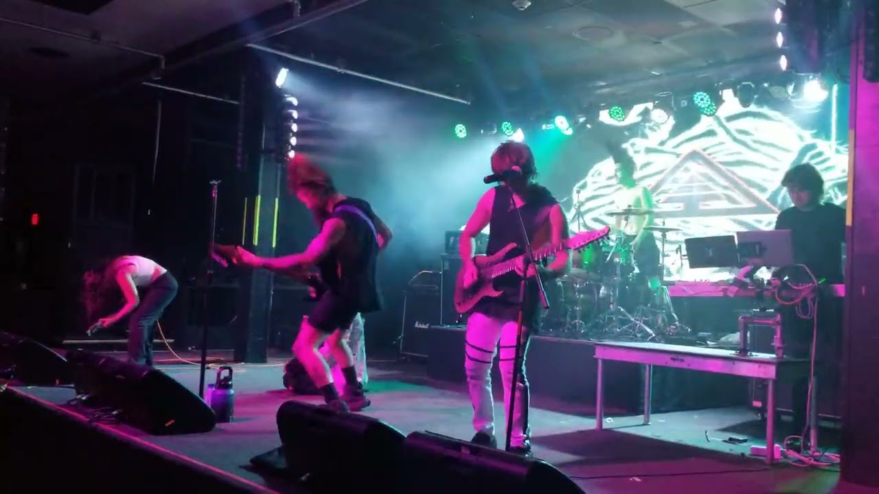 Tallah - Overconfidence, live at Reverb 9/9/23