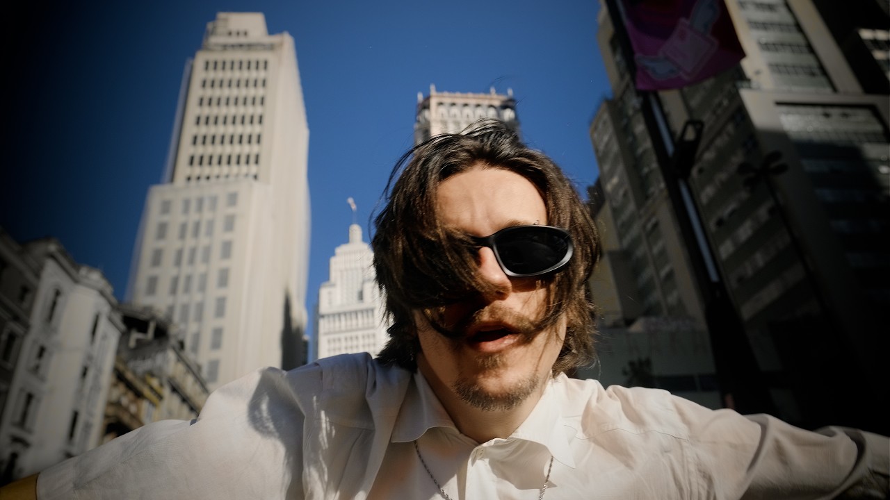Roo Carletti - Liberdade (Clipe Oficial)