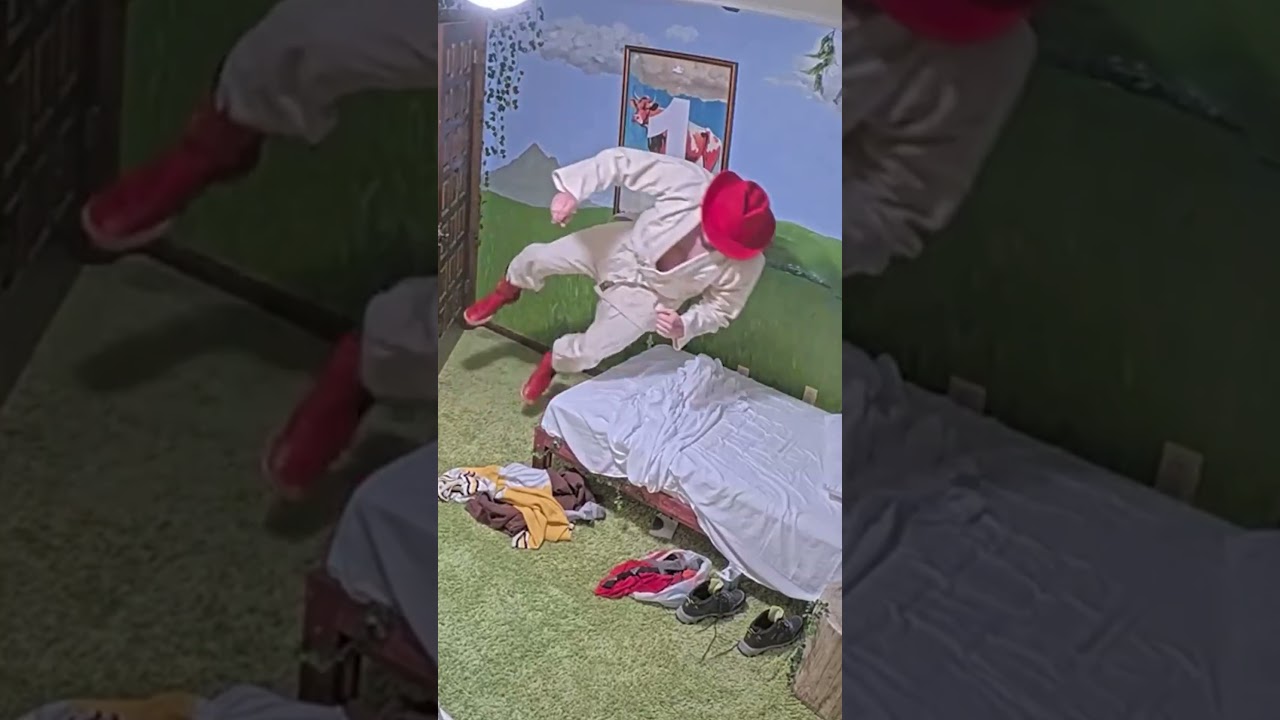Sam Hyde FishTank Season 2 Breaking Beds Short #samhyde #fishtanklive #fishtank #breaking #shorts