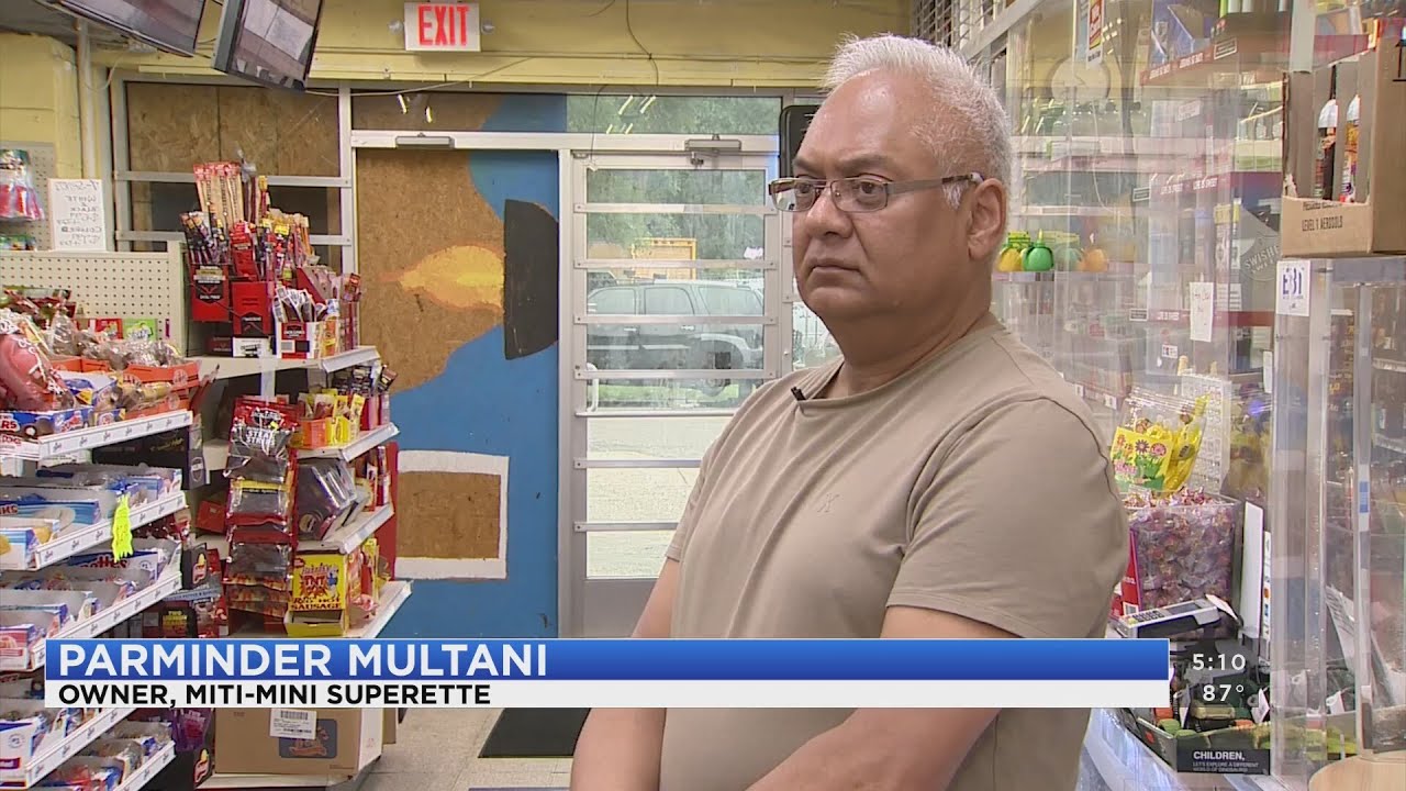 Burglars smash minivan into shop, steal $10K worth of vape pens