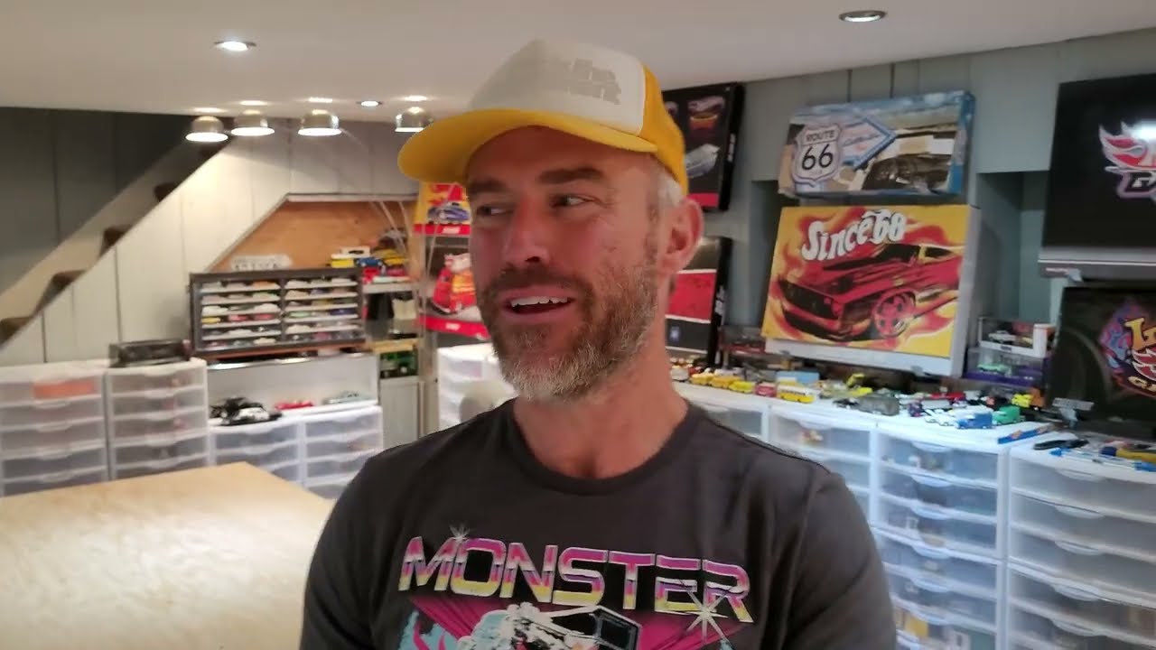 ОСЕННИЙ НАБОР ненужных машинок Hot Wheels и тур по музею ПОЛНОСТЬЮ литых моделей!