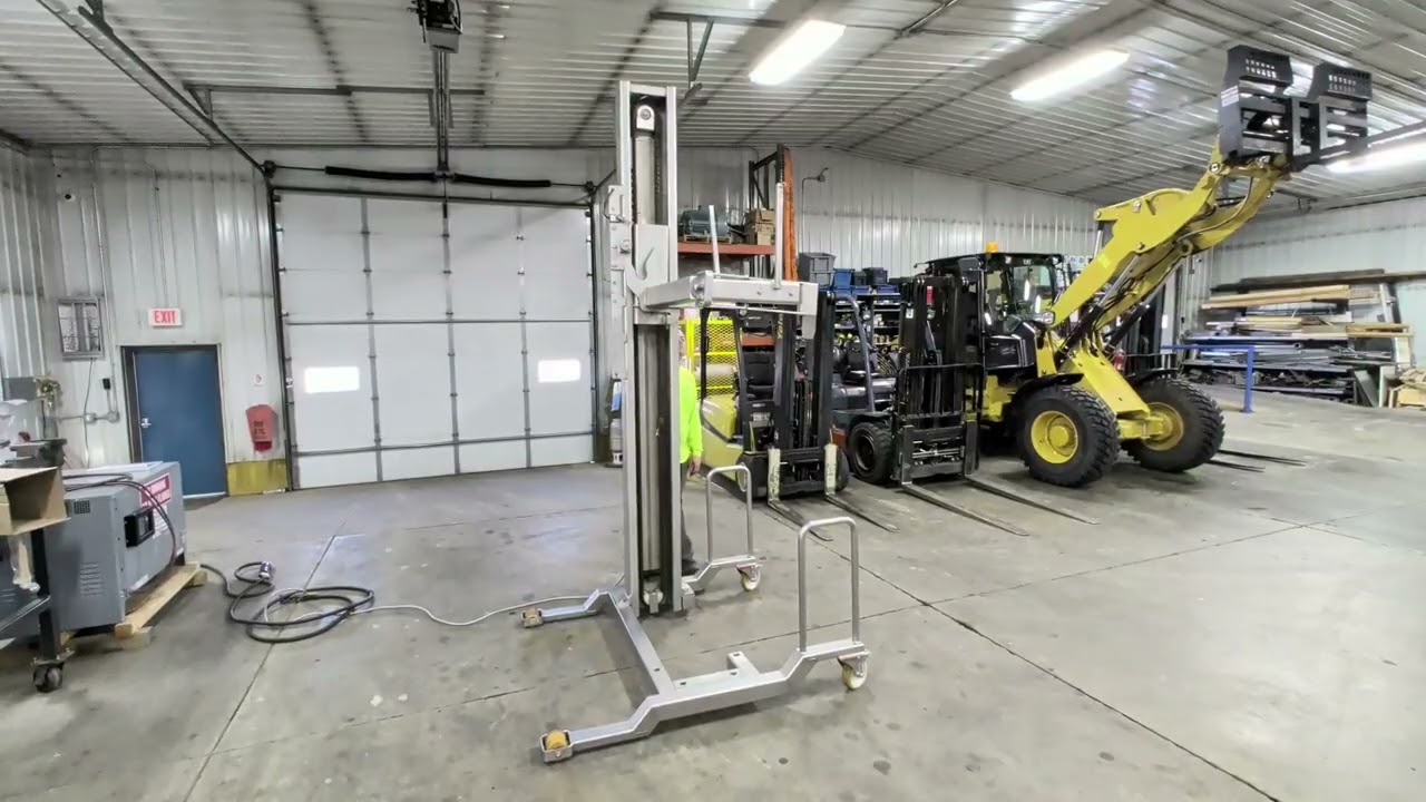 2015 Syspal Stainless Steel Portable Single Column Buggy Lift & Dump