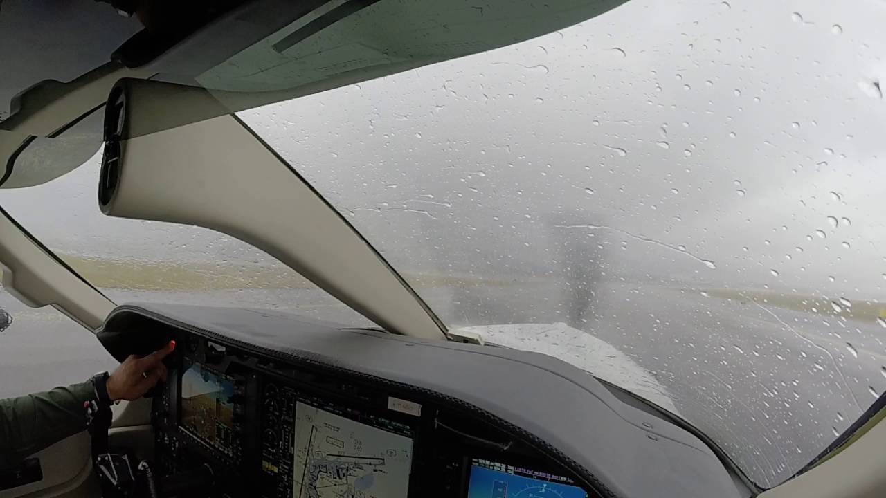 TBM700 ALAT minima approach Stockholm in thunderstorm