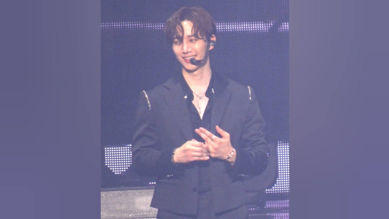 준호는 장신구 제거하는 것도 섹시해 (2PM 15th Anniversary Concert - 20230909~10)
