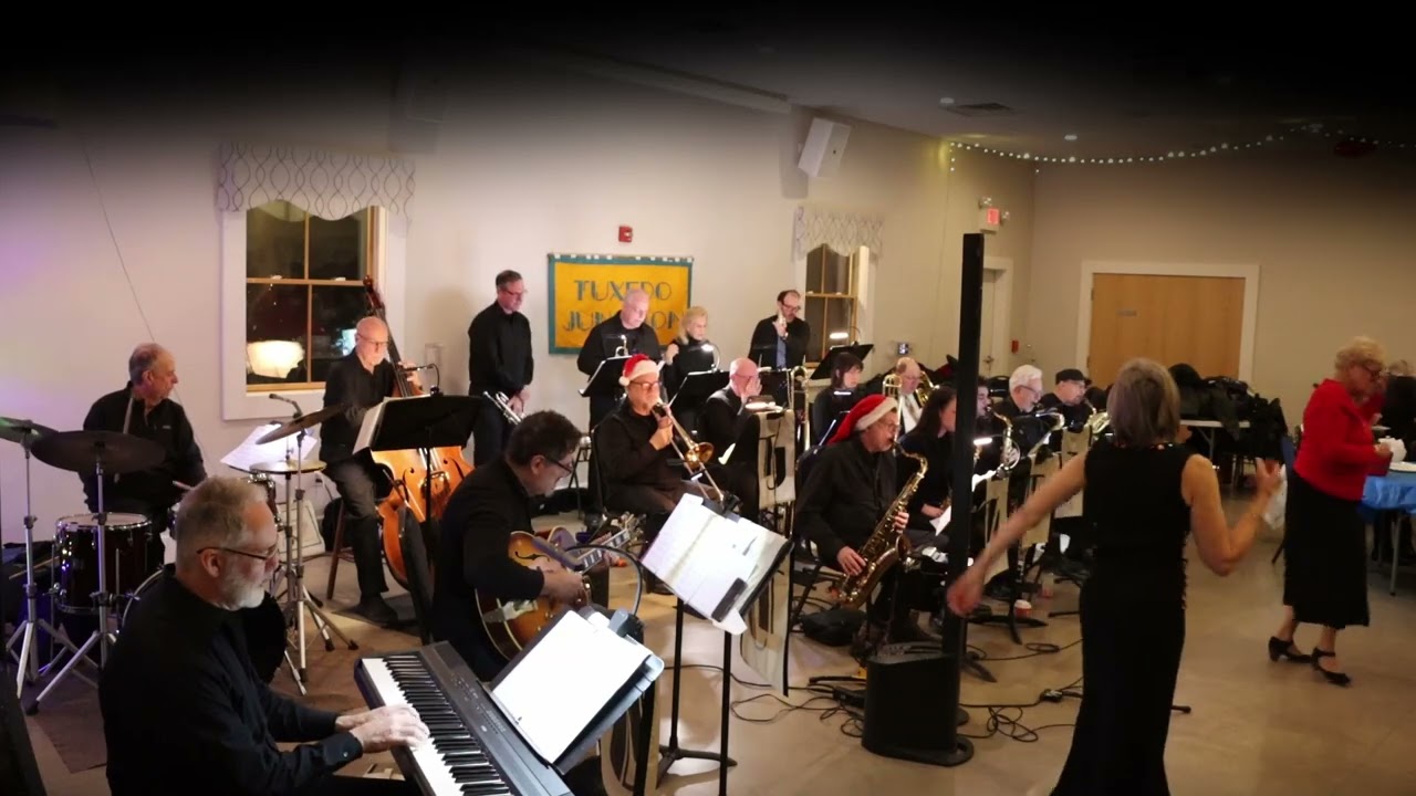 Christmas Medley  : Tuxedo Junction