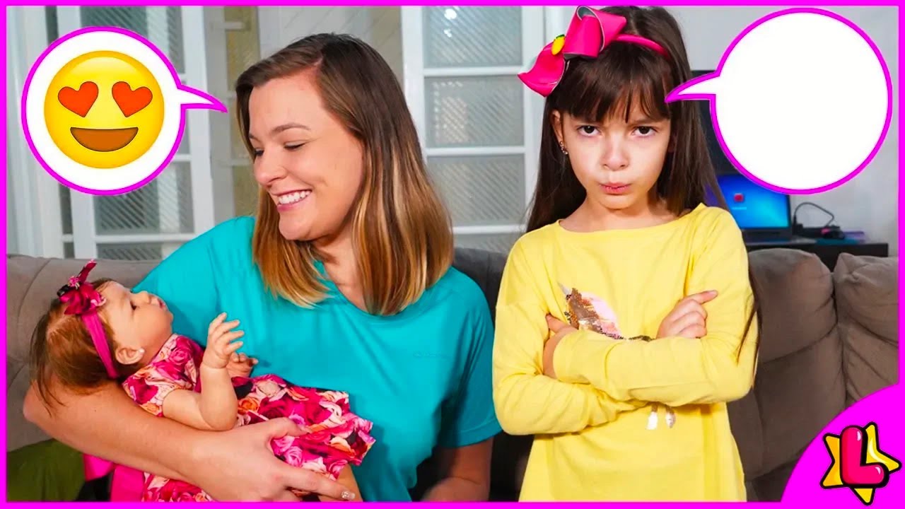LAURINHA em uma HISTÓRIA ENGRAÇADA de uma NOVA IRMÃ