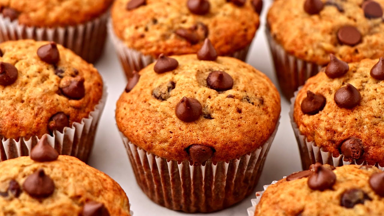 مافن الموز بالشوكولاتة 🍌🍫 ألذ وصفة مافن سهلة وسريعة | Banana Chocolate Chip Muffins