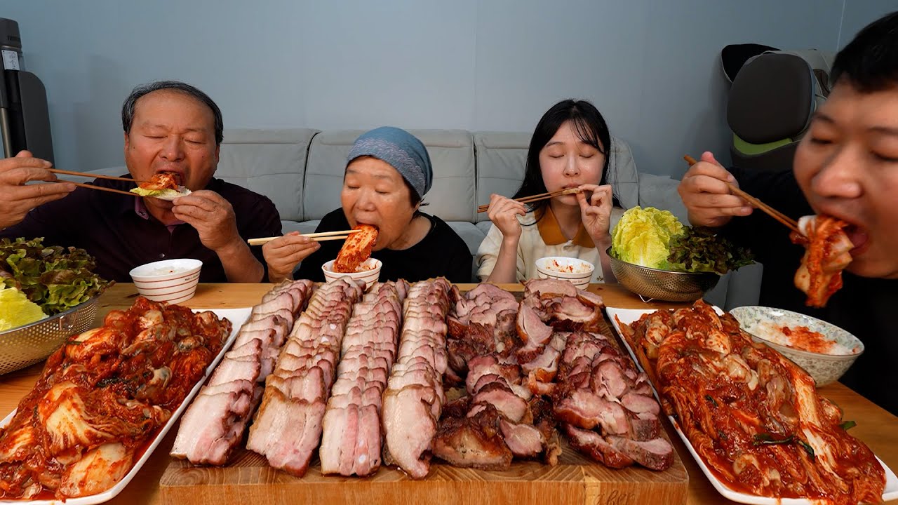 Острая кимчи с устрицами, идеальна с рисом, свининой и уткой из горшка - Mukbang шоу еды