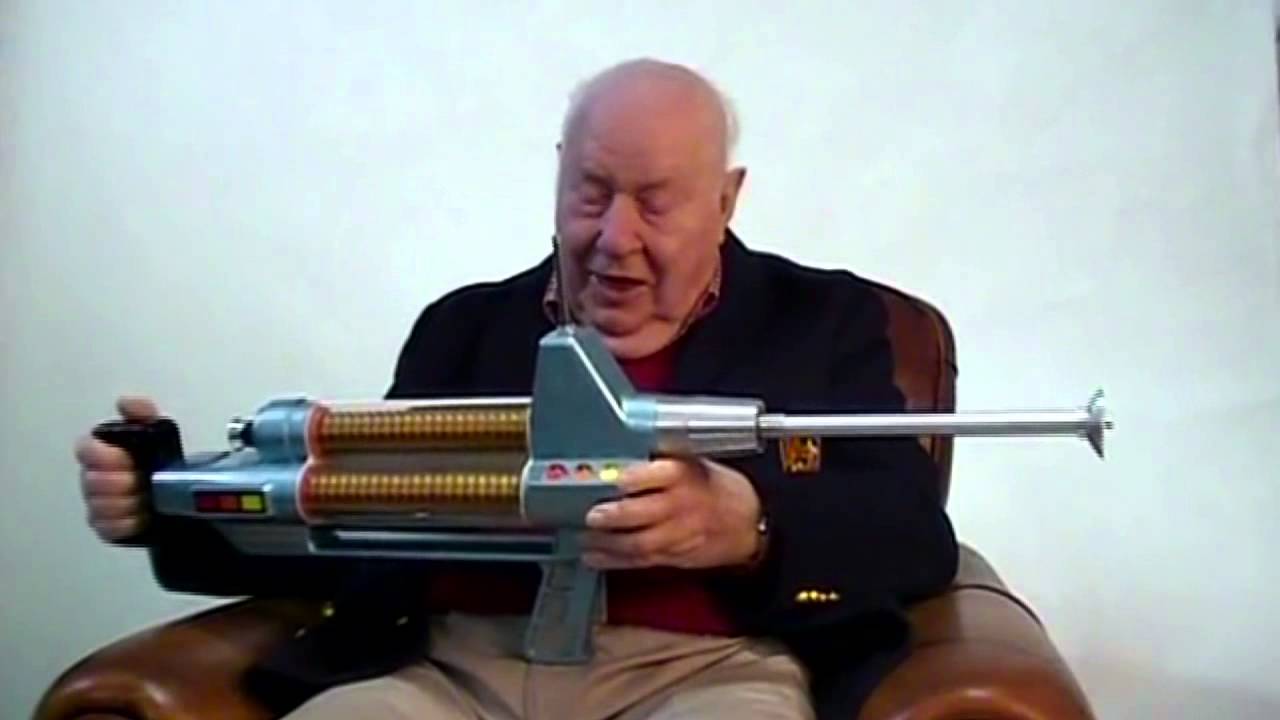 Julien's Auctions Star Trek Phaser Rifle