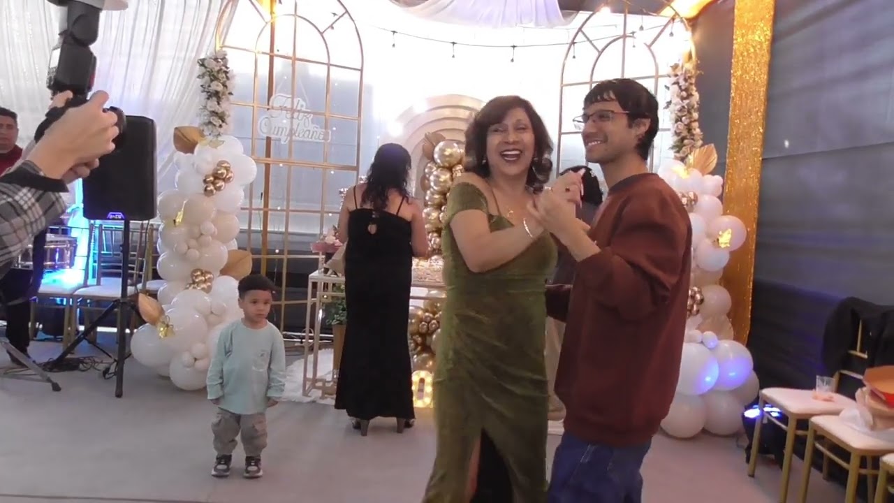 Video de 60 Años Mónica