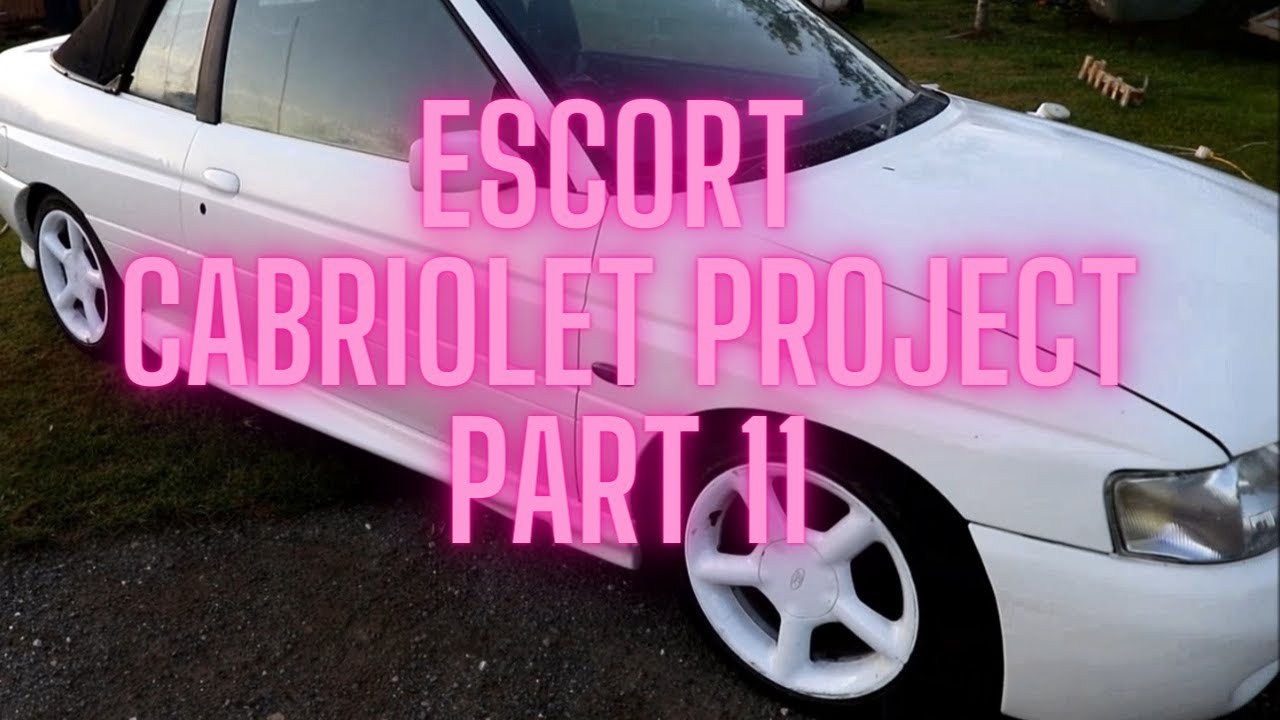 Scrap Ford Escort MK6 Part 11 - Interior, roof cleaning, USB port and polish up!