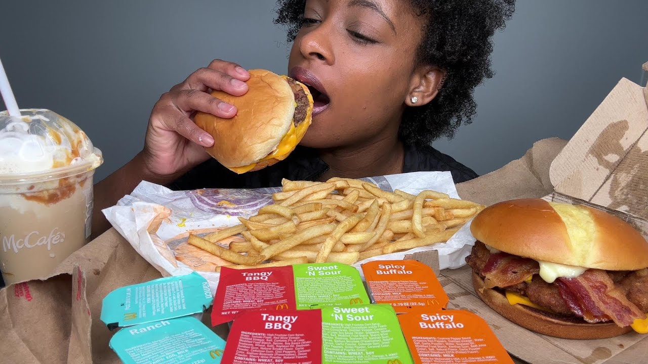 ASMR MUKBANG MCDONALD'S CHEESEBURGER & CHICKEN BURGER & FRIES MUKBANG ASMR 먹방 REAL EATING SOUND