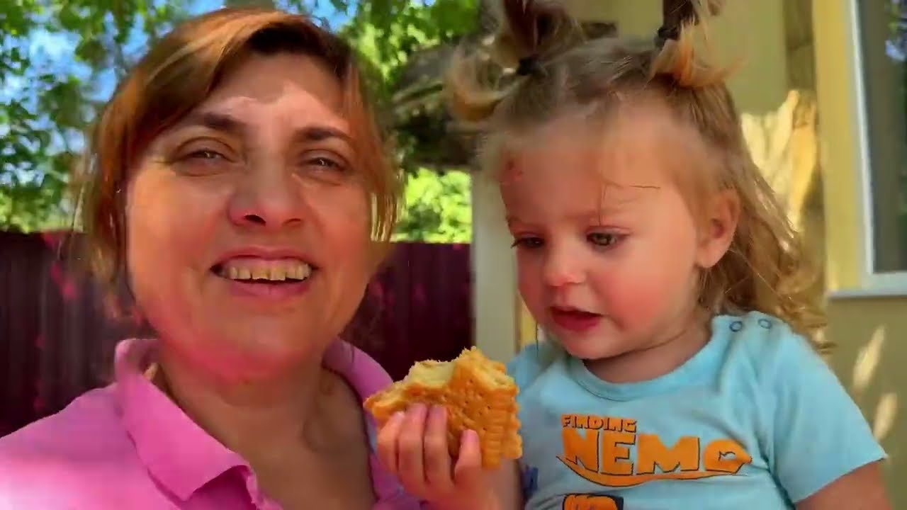 MELANIA acasă cu BUNICA/ cum s-au DESCURCAT?