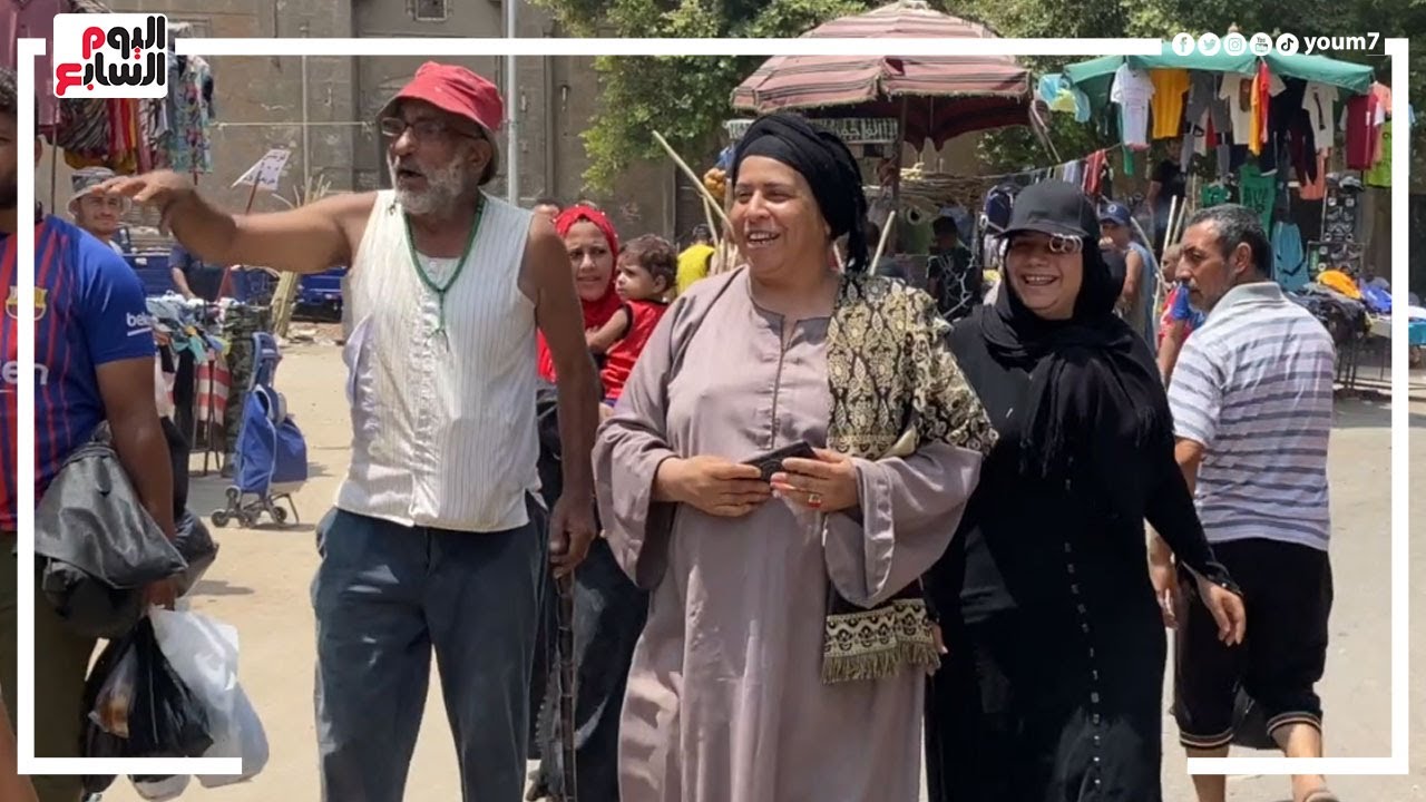 معلمة سوق الجمعة 💪 بتحل خناقات وبتتعامل مع عفاريت المقابر: الفنانيين بيجوا هنا يشتروا لبس وانتيكات