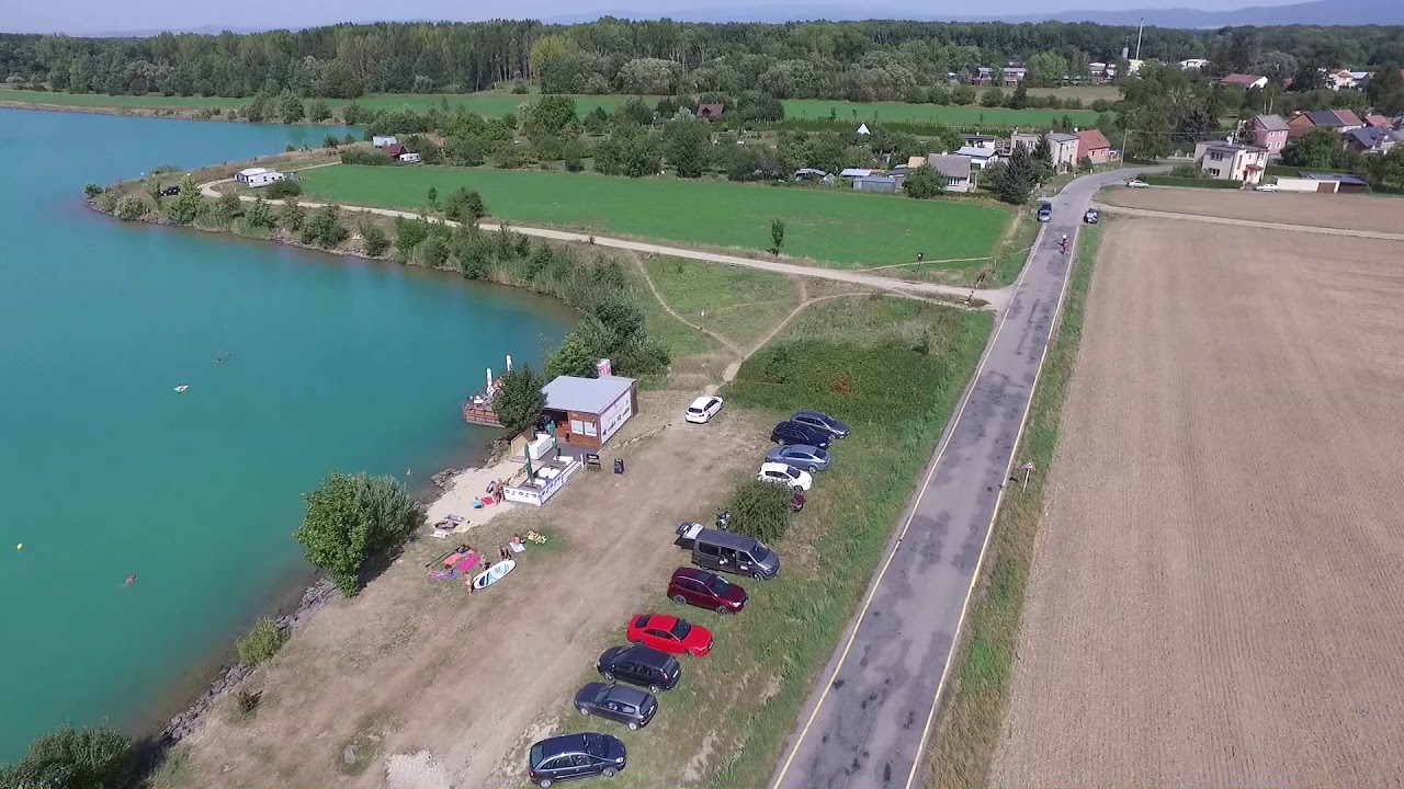 BAR U SURFAŘE NÁKLO
