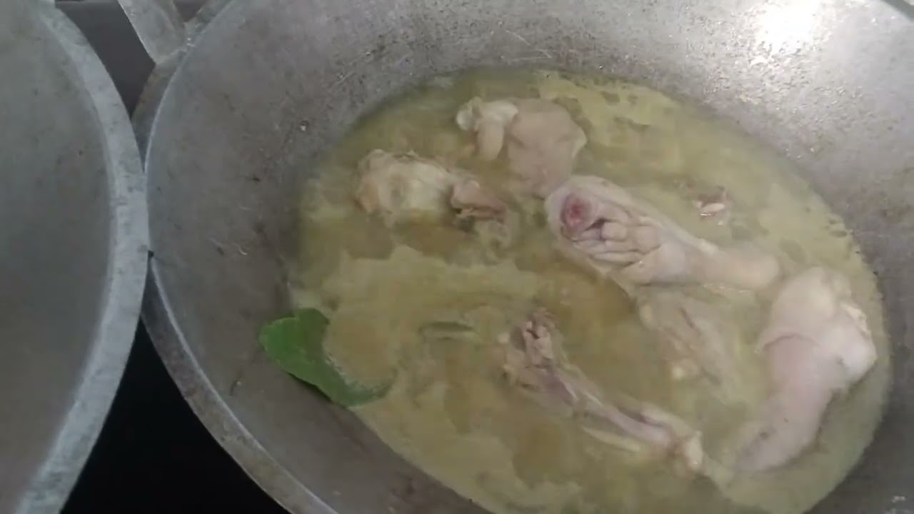 AYAM GORENG , GULAI IKAN TONGKOL DAN TULANG SOP