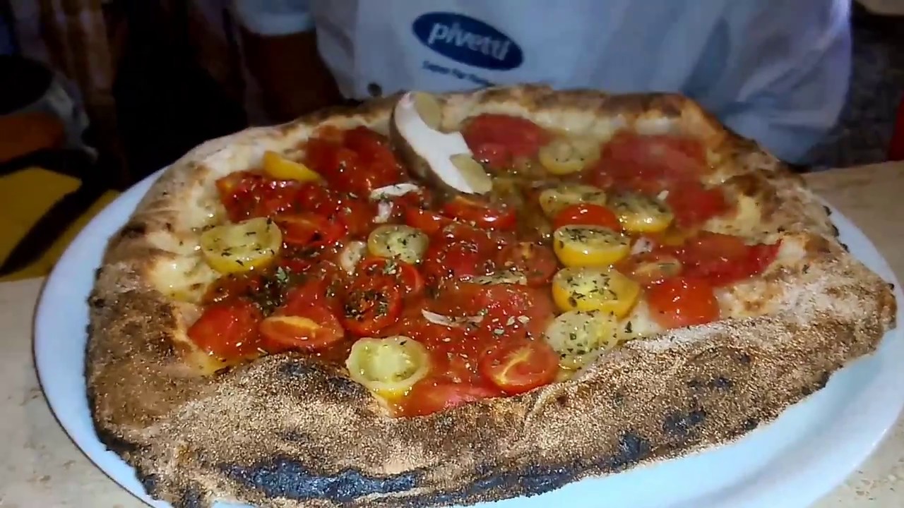 PIZZA AI FUNGHI PORCINI... #LAPIZZADIROMA #MATERIAPRIMA #RUFINI #GUSTAROSSO #PIVETTI