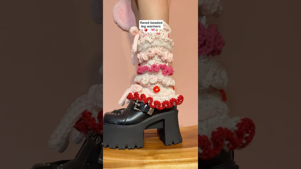 custom flared leg warmers i made for an order 🫧🧁🎀  #crochet #legwarmers