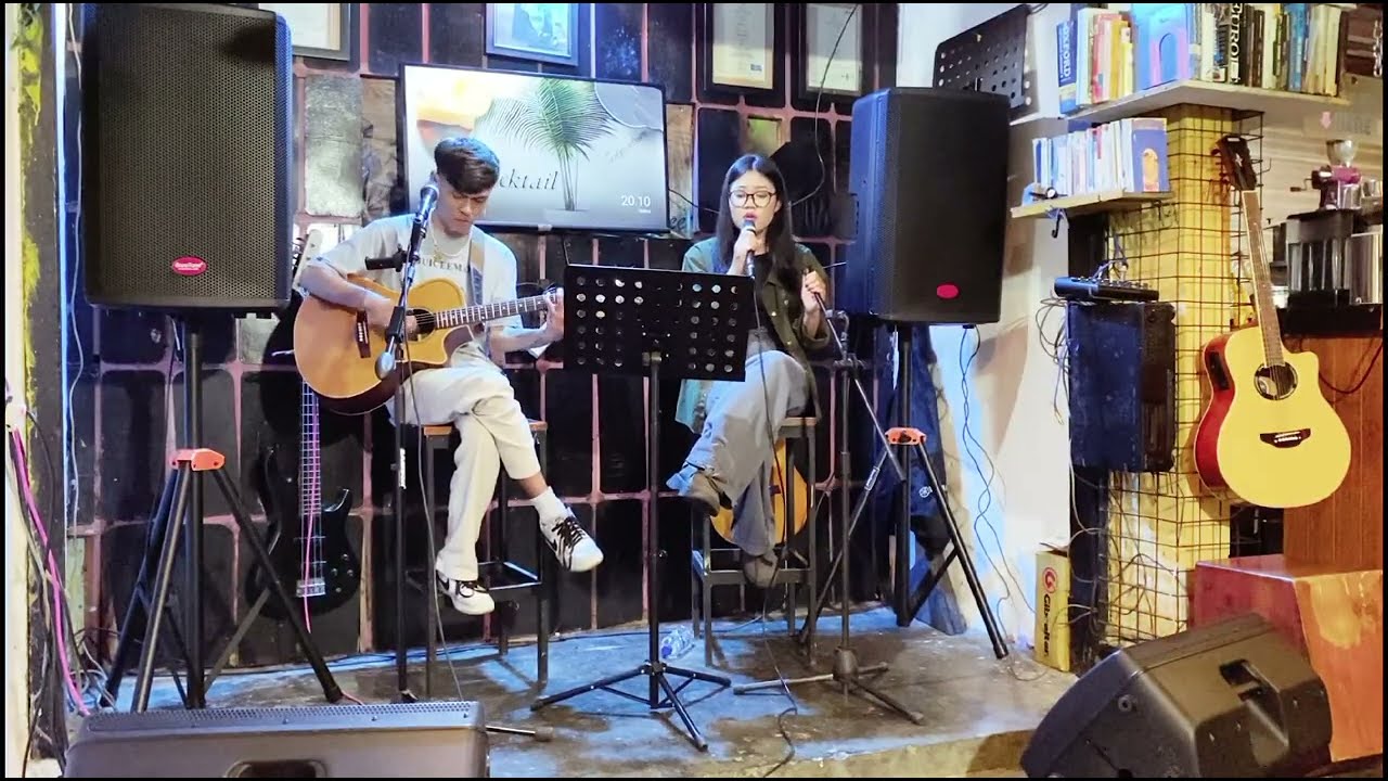 Postmo Live Acoustic