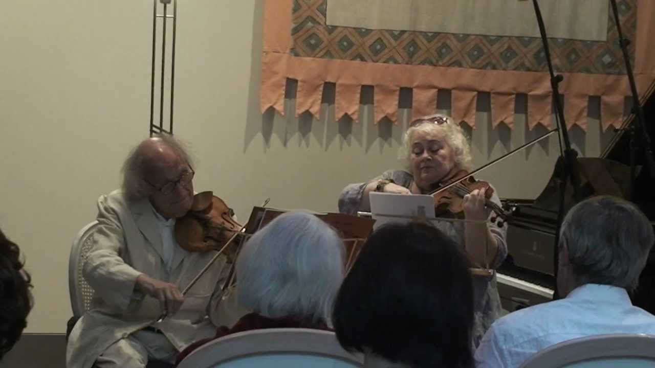 Ivry Gitlis & Dora Schwarzberg play Bartok Duos for 2 Violins (Part 1/2)