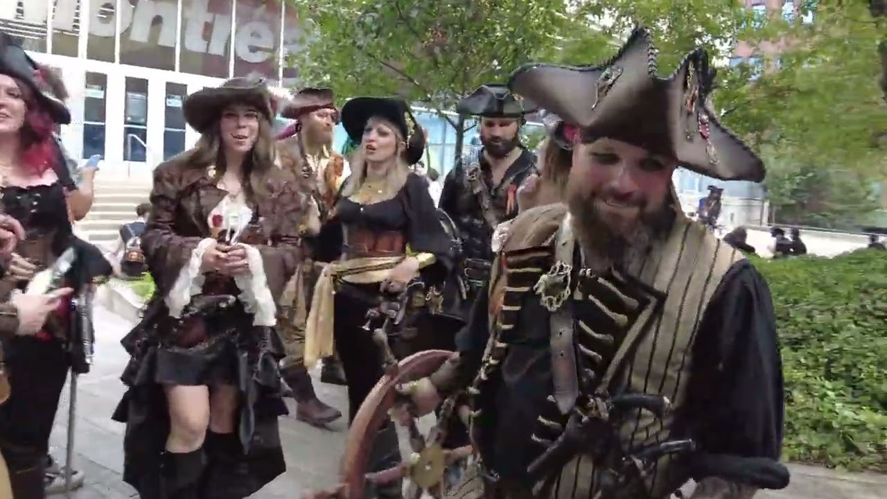 🏴‍☠️ Epic Cosplay Experience Sets Sail at Montreal Comiccon!