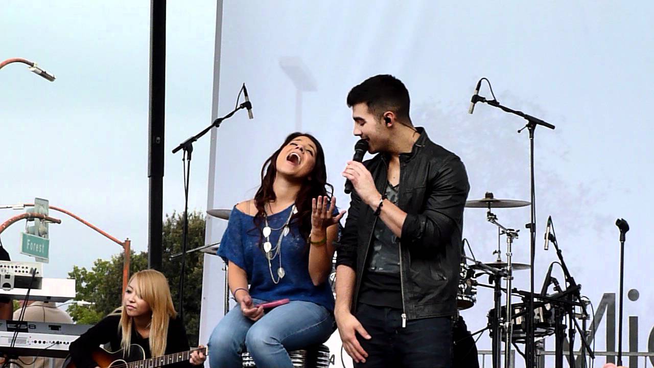 Joe Jonas sings Please Be Mine to fan