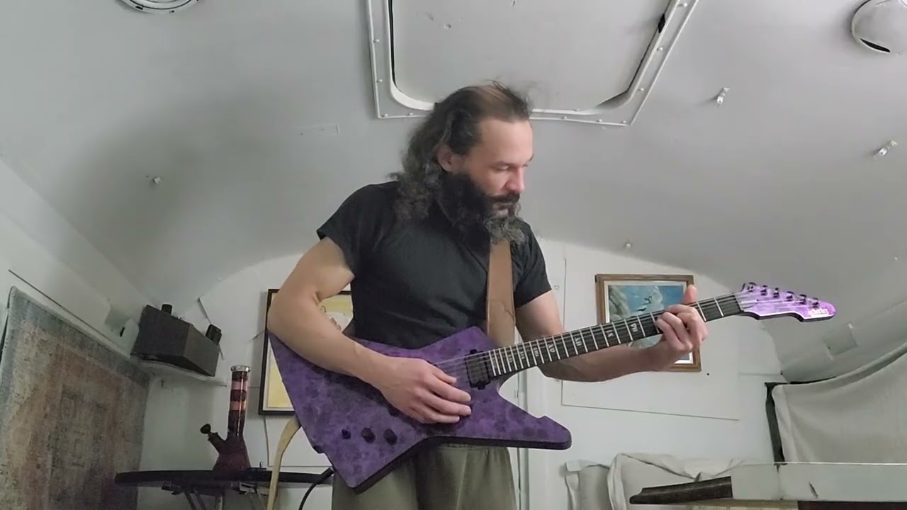 Random fast jam into random slow song(get ur hand out my pants) into random outro 