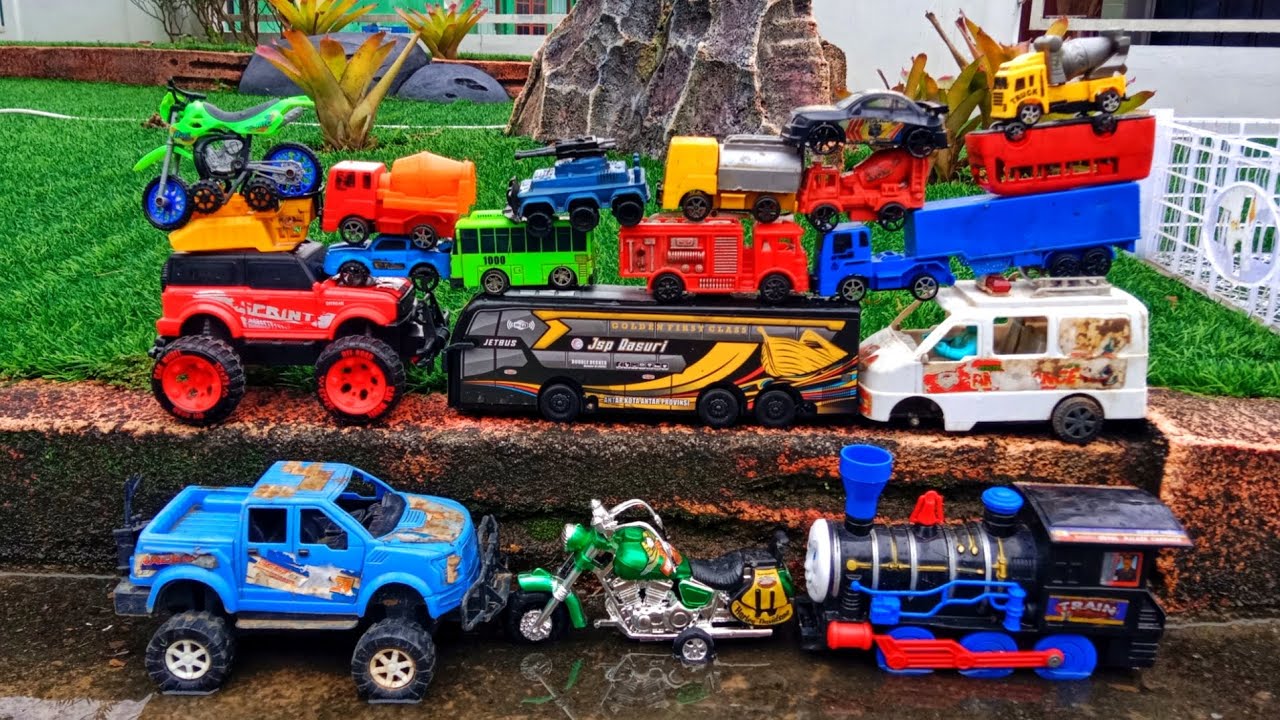 Menemukan Truk Molen, Truk pasir, mobil offroad, tengbaja, ambulan, mobil balap, bus basuri, Tayo, 